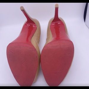 Christian Louboutin nude patent peeptoe heels great condition.